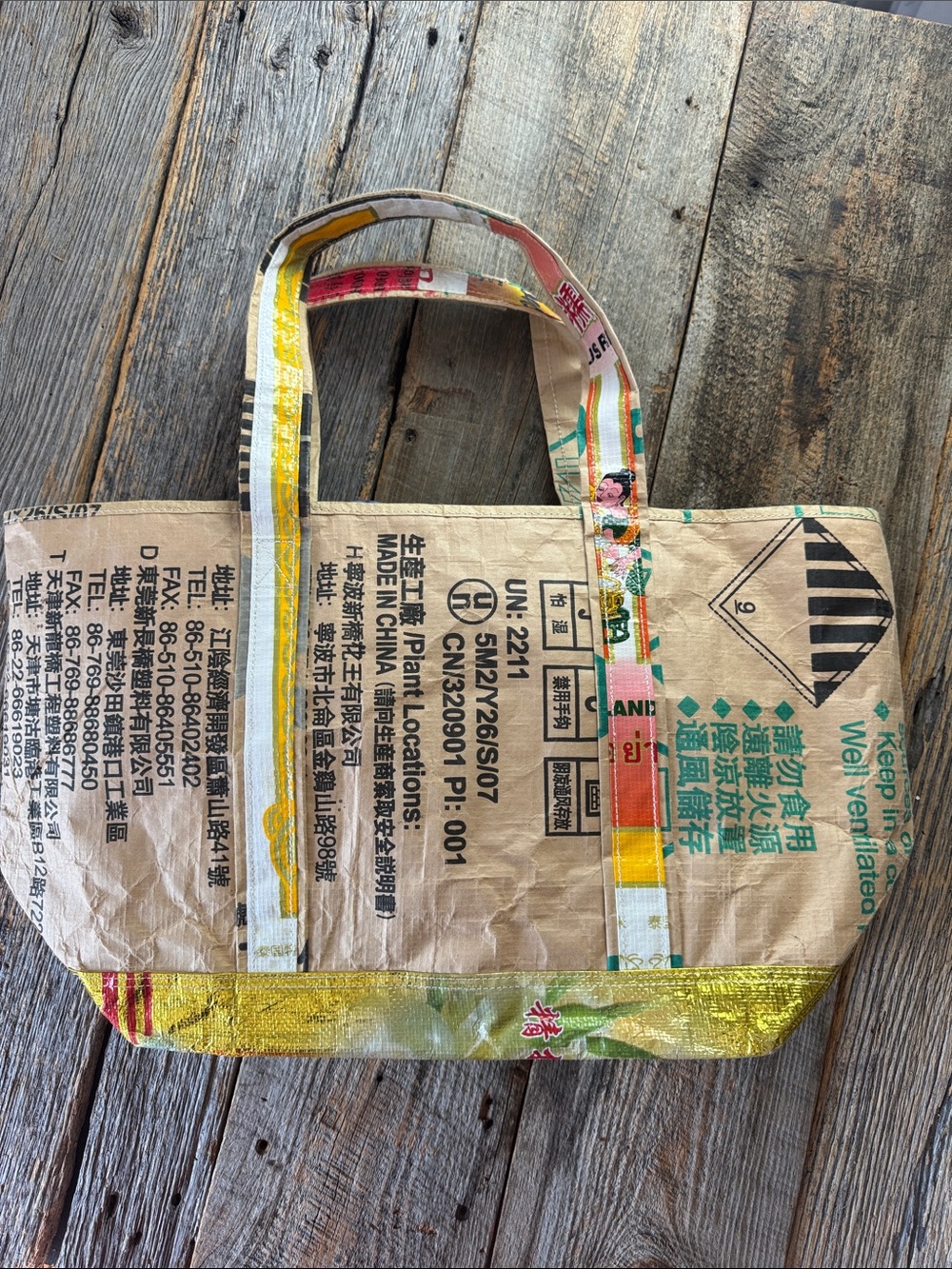 KEEN Eco-Friendly Upcycled Sack Tote - Picture 4 of 9